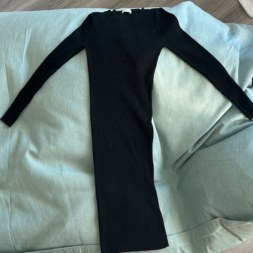 Aritzia/Wilfred Classic Black Knit Top